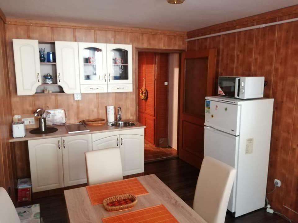 Apartamento Kiscsillag Apartman Harkány Exterior foto